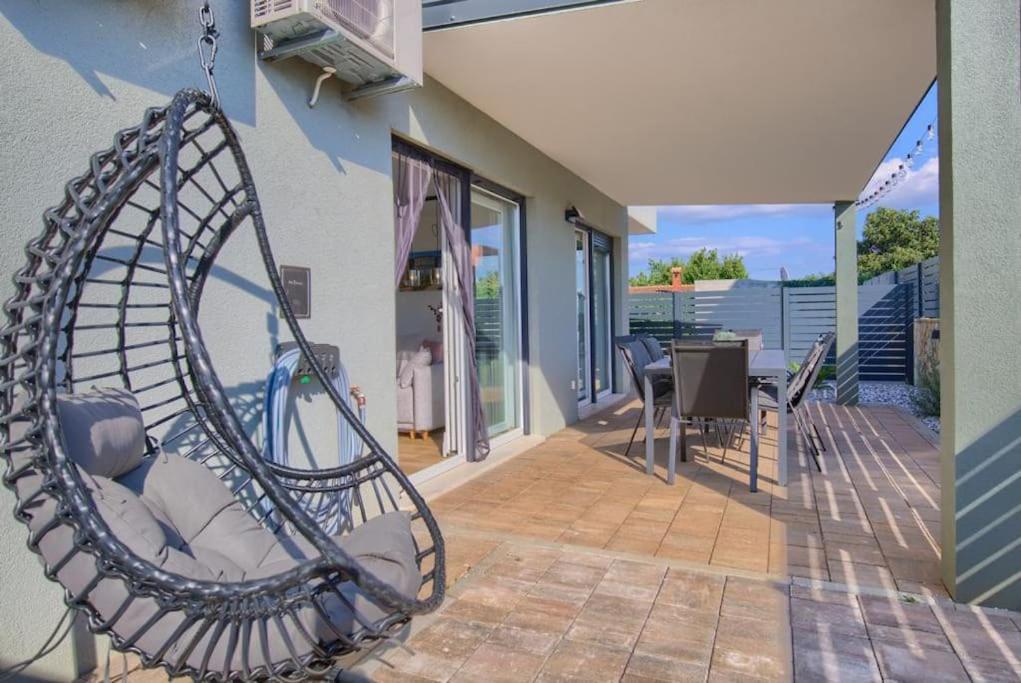 Apartment Sunrise Fuer 6 Personen In Pula-Stinjan Exterior foto